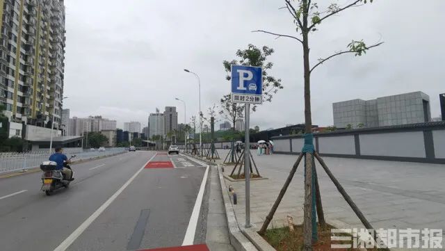 DƬ